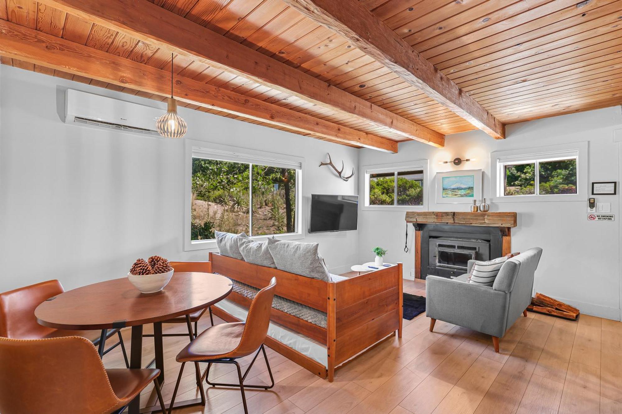 Basecamp Lodge Mount Shasta Εξωτερικό φωτογραφία