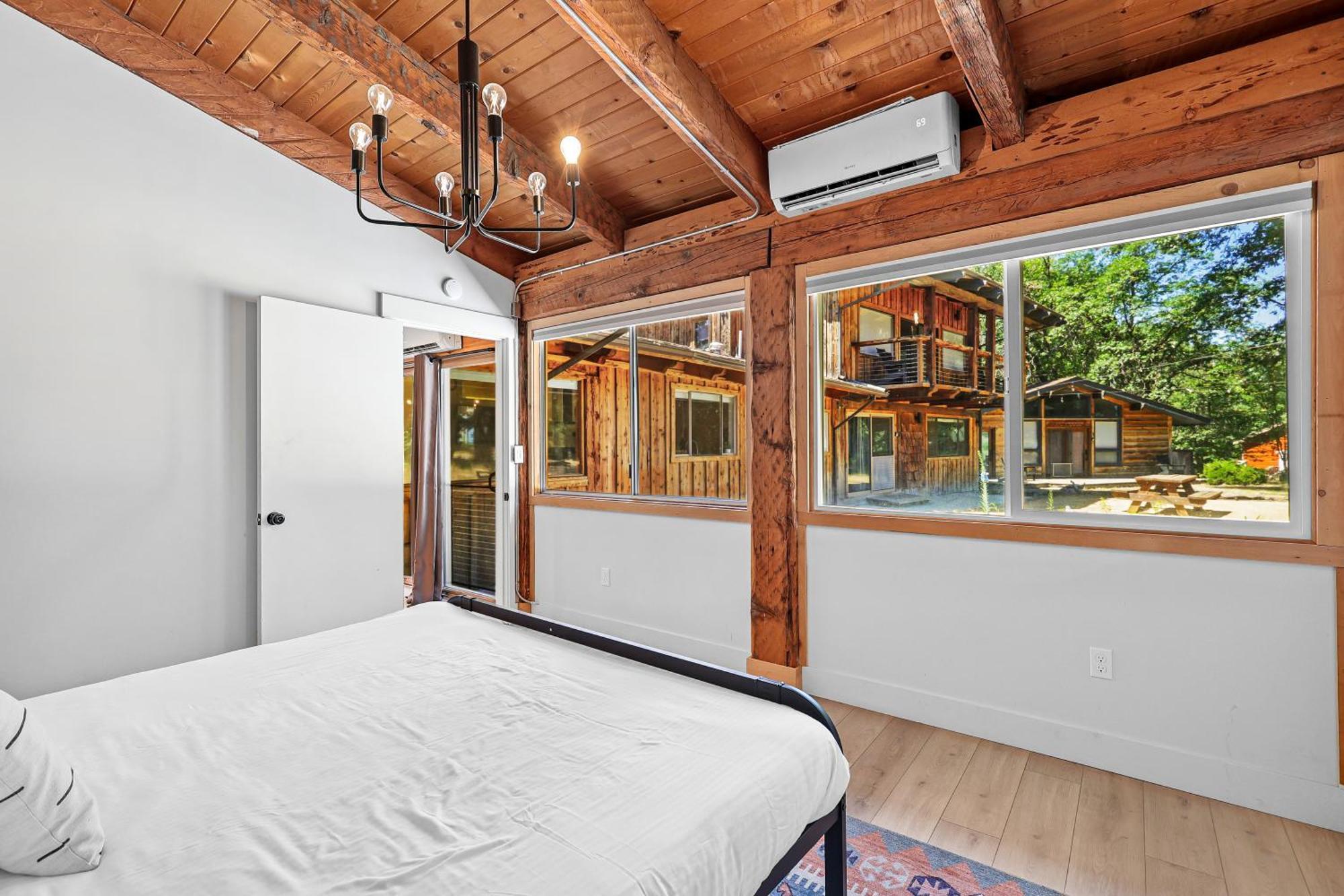 Basecamp Lodge Mount Shasta Δωμάτιο φωτογραφία