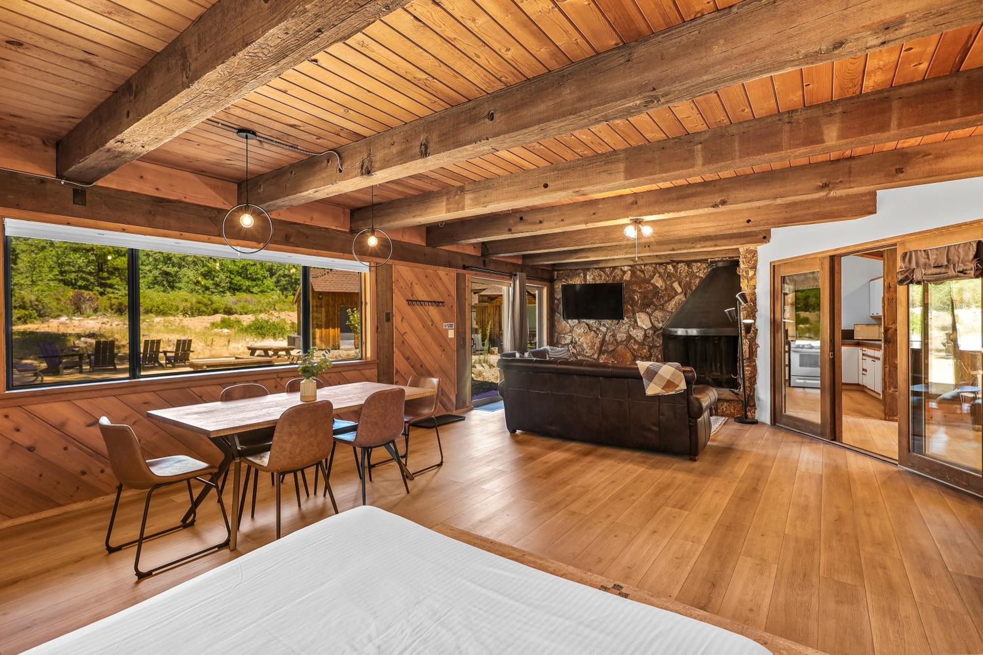 Basecamp Lodge Mount Shasta Εξωτερικό φωτογραφία