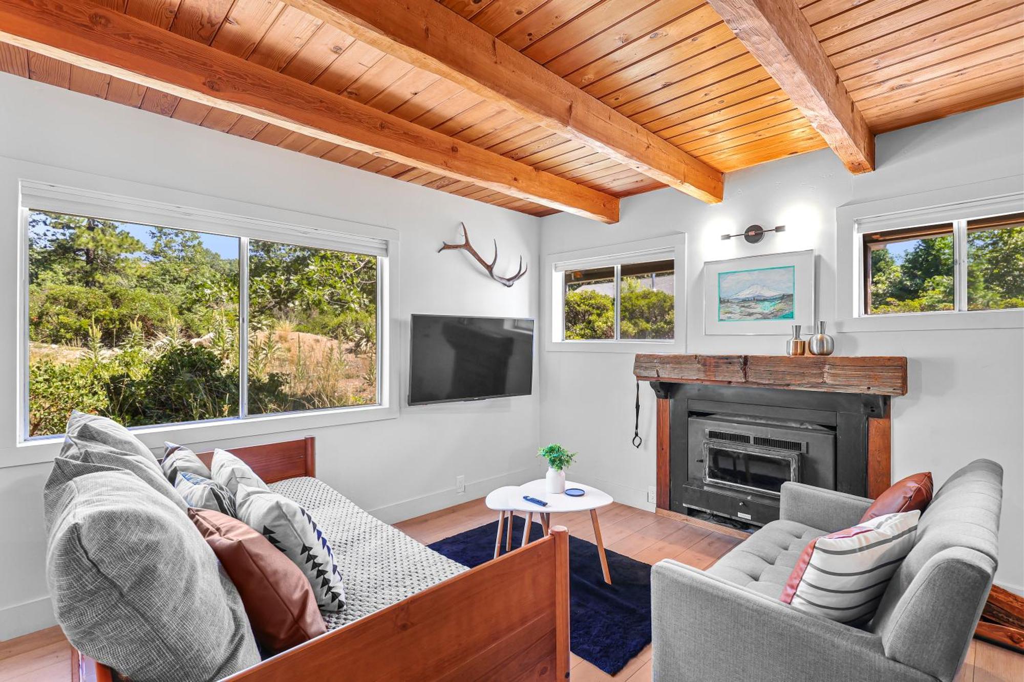 Basecamp Lodge Mount Shasta Εξωτερικό φωτογραφία
