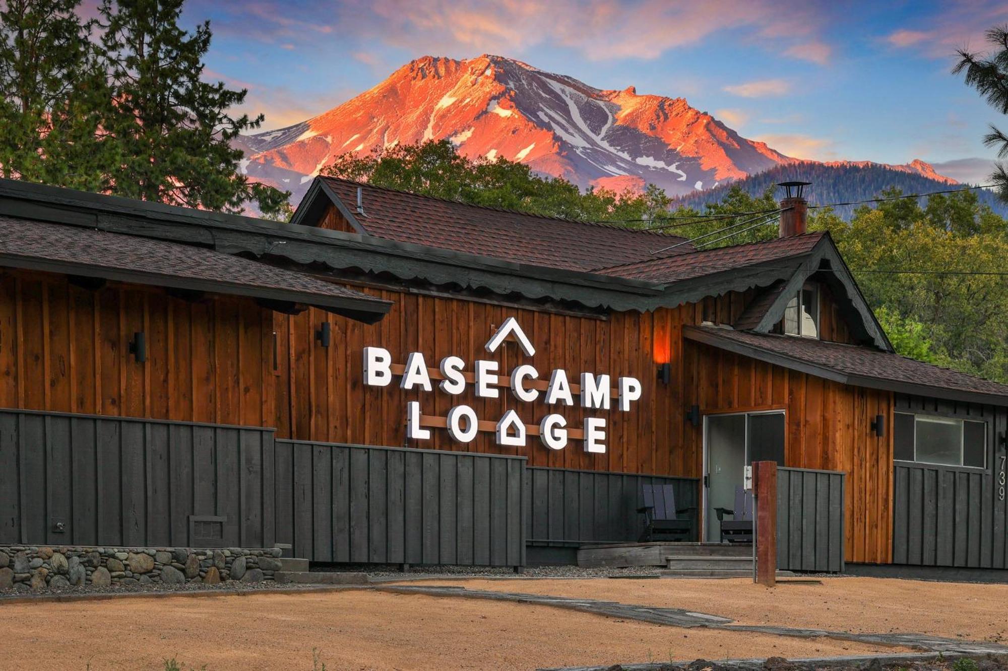Basecamp Lodge Mount Shasta Εξωτερικό φωτογραφία